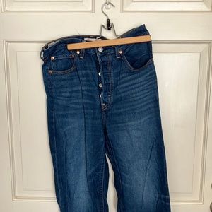 Levi’s ribcage straight darker premium jeans 30x29